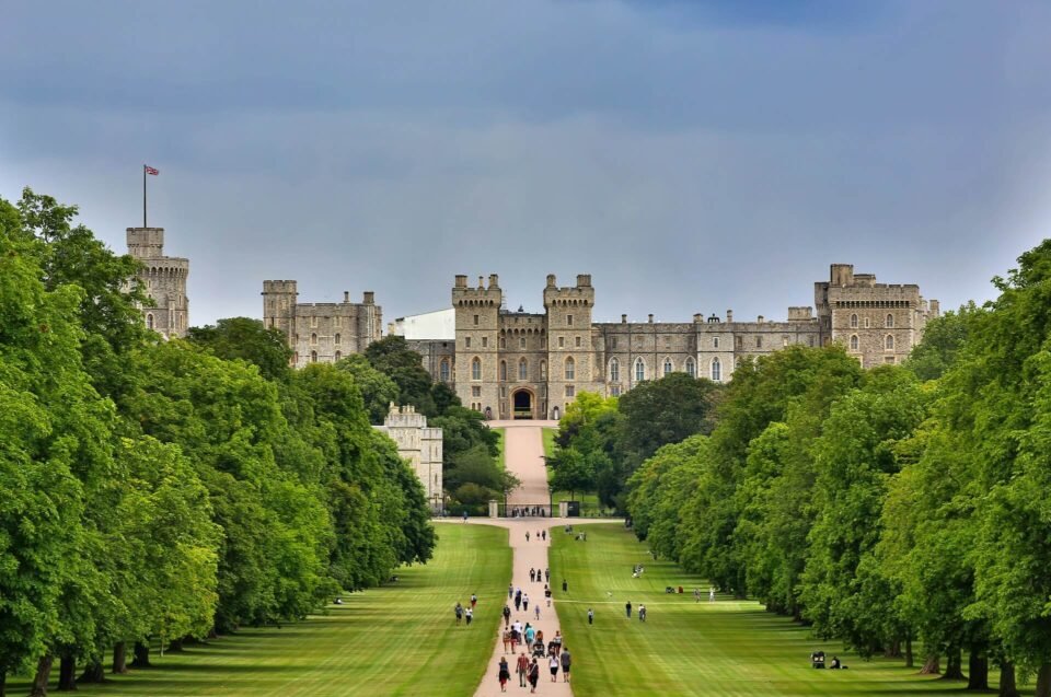 Stonehenge, Windsor Castle, and Bath from London - Image 4